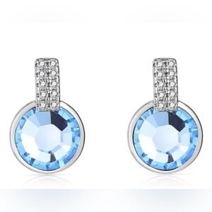 Swarovski Crystal aquamarine crystal earrings post style BNIB sooooo pretty!